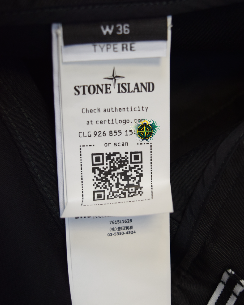 Stone Island Patch Project Cargo Shorts Black detail view