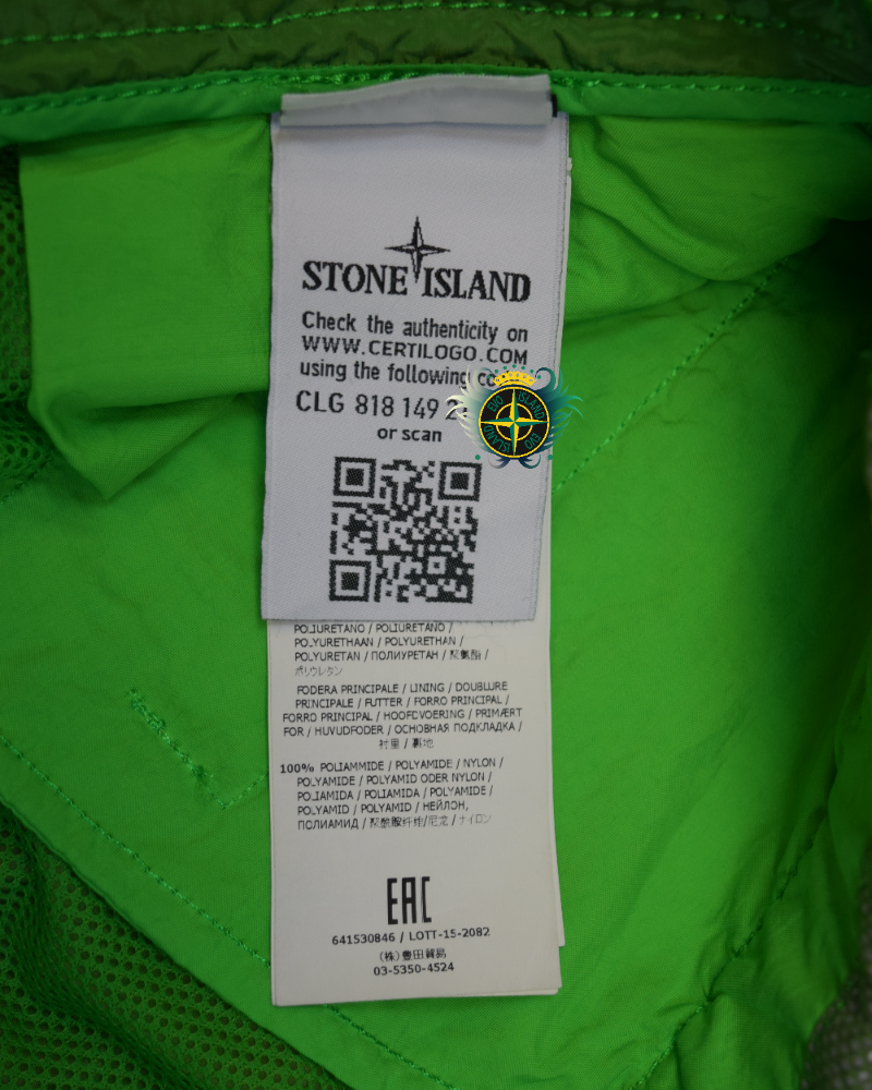 Stone island Pixel Reflective Cargos Green detail view