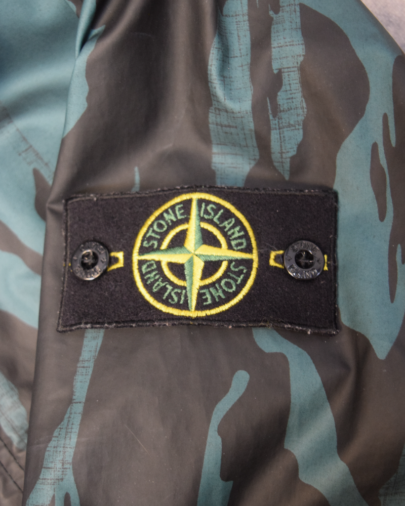 Stone Island Raso Gommato Reverse Colour Process Jacket Black And Green detail view