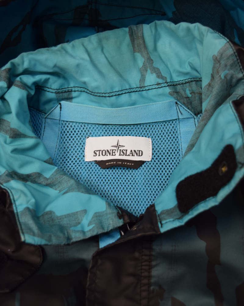 Stone Island Raso Gommato Reverse Colour Process Jacket Black And Green detail view