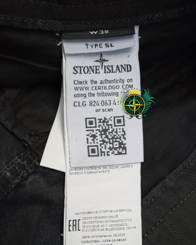 Stone Island Old Effect Cargo Shorts Black detail view