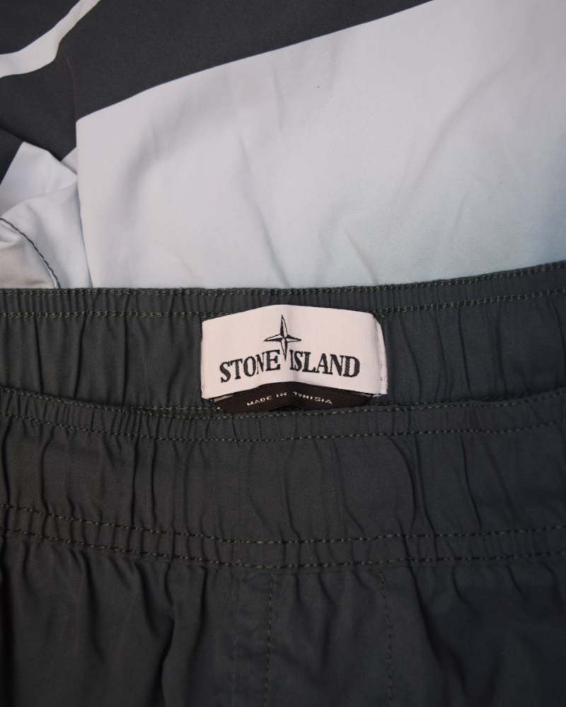 Stone Island Gradiant fade swim shorts Green detail view