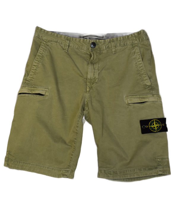 Stone Island Old Effect Cargo short Sage Green front view