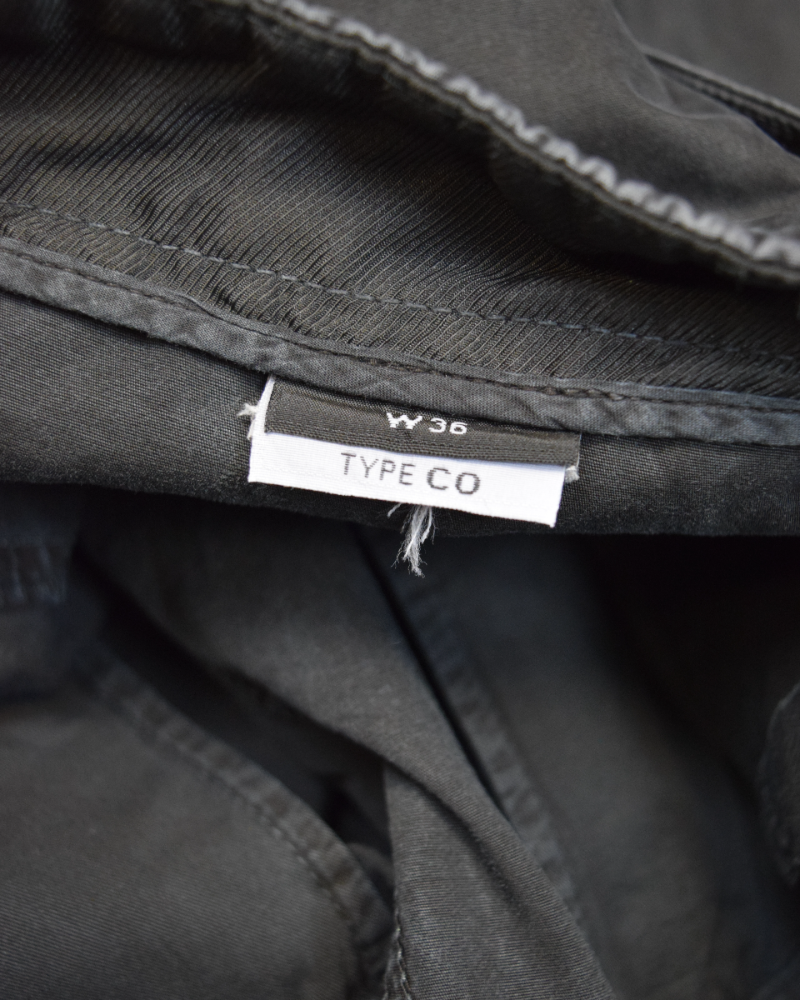 Stone Island Old Effect Cargo shorts Black detail view