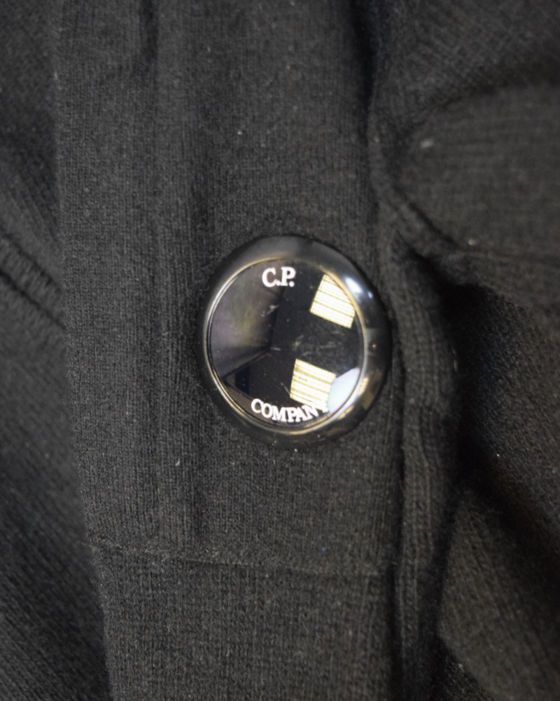 C.P. Company Full Zip Lense Knit Black detail view