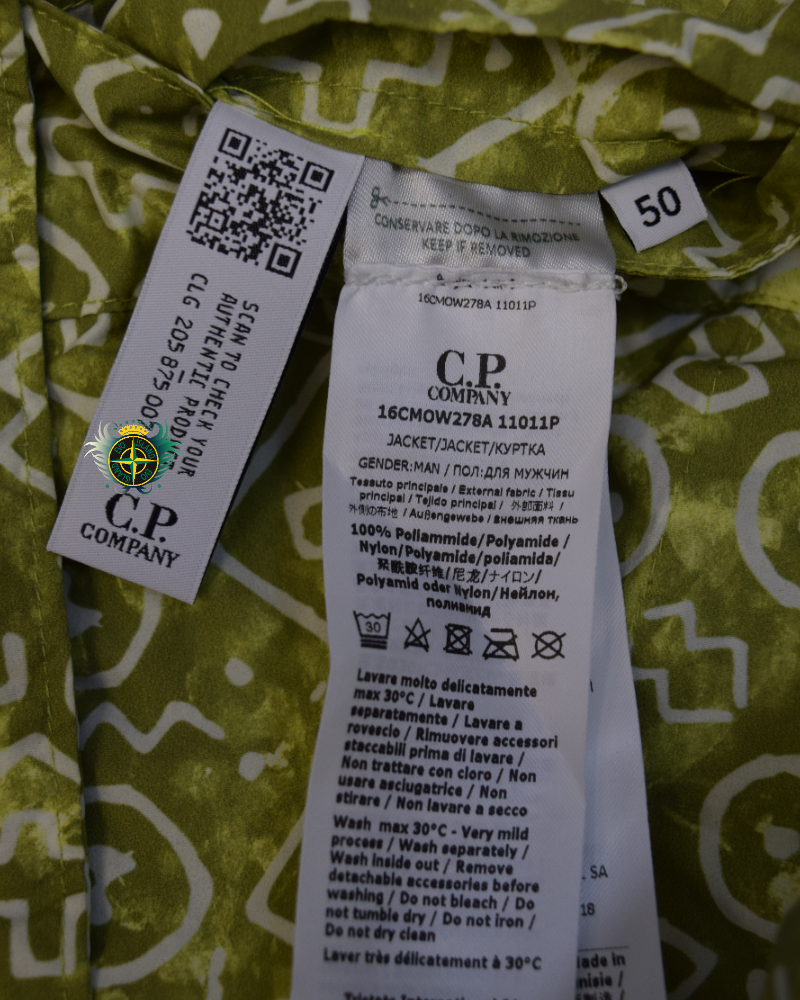 C.P. Company Flatt Nylon Goggle Jacket Green detail view