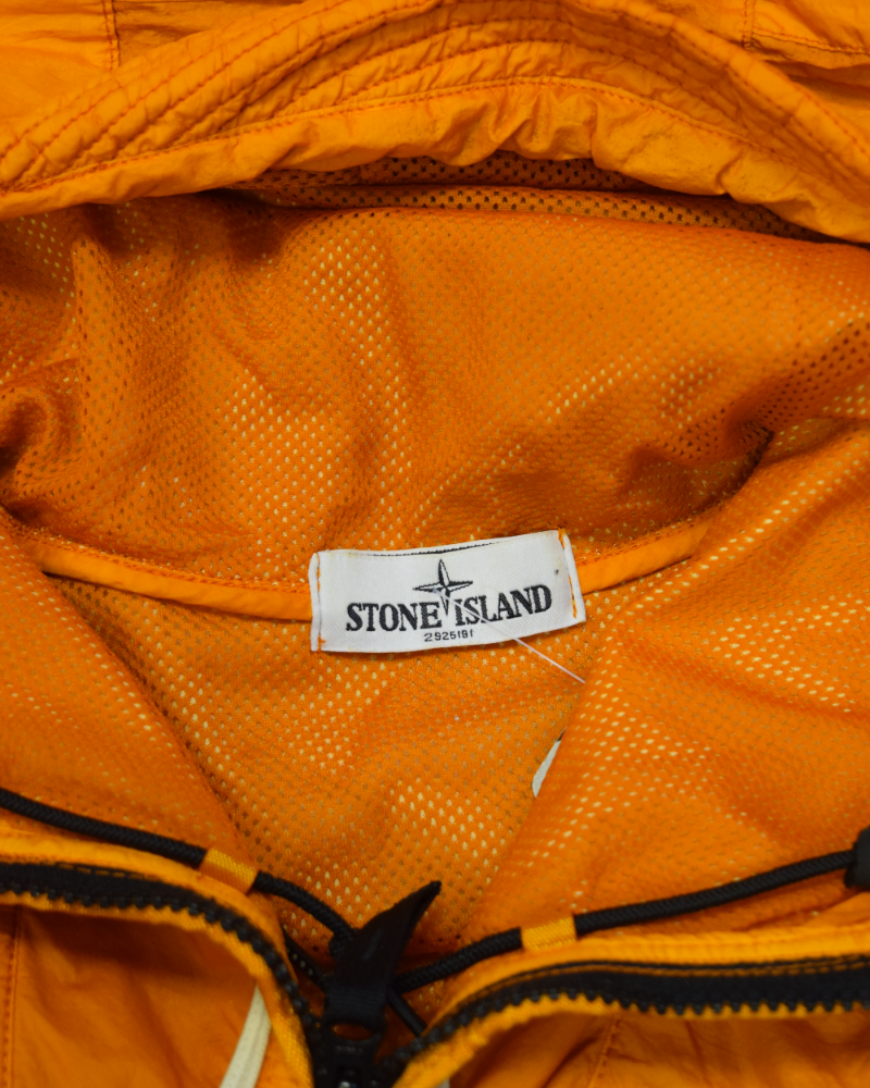 stone island Membrana - TC orange detail view