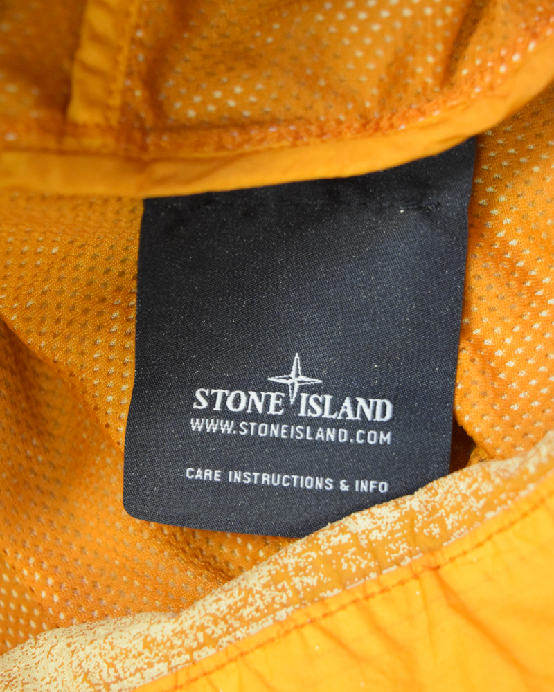 stone island Membrana - TC orange detail view