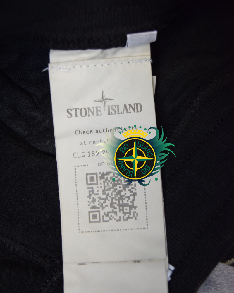 stone island X Snowbeast Jogger shorts black detail view