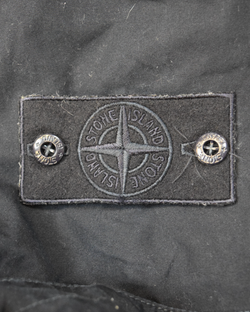 Stone Island Ghost Cargos Black detail view