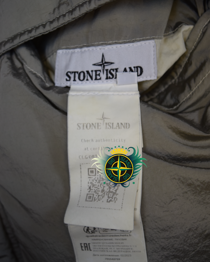Stone Island Nylon Metal In Econyl Regenerated Nylon With Down - TC Reversible Coat Cream detail view