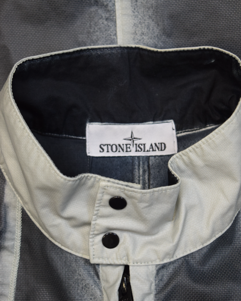 Stone Island Hand Sprayed Mussola Gommata-TC Grey detail view