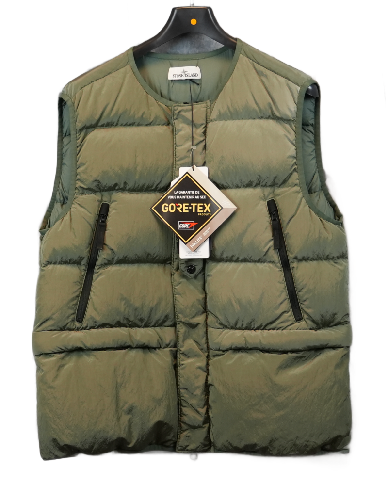 Stone Island Ripstop Gore-Tex with Paclite Prodct Technology 2 in 1 with Gilet Black detail view