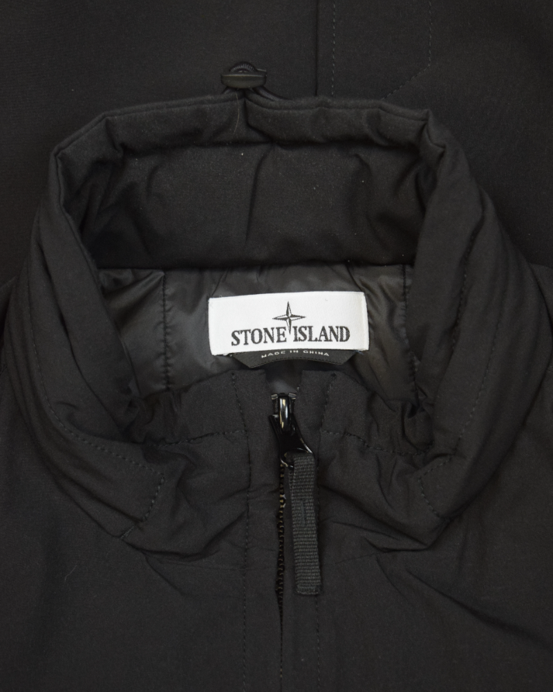 Stone Island Soft Shell_R E.Dye Technology With Prima Loft Insulation Tech Black detail view