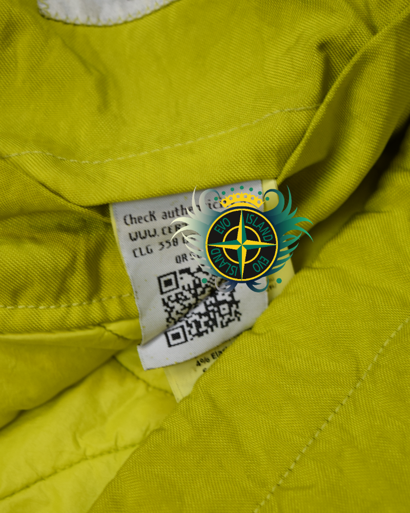 C.P. Company Quarts Explorer Jacket Green/Yellow detail view