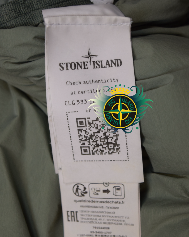 Stone Island Seamless Tunnel Nylon Down TC Jacket Sage detail view
