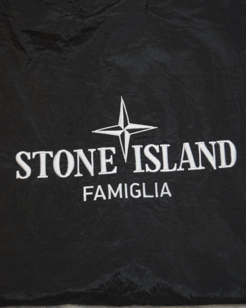 Stone Island Famiglia Gilet Black detail view