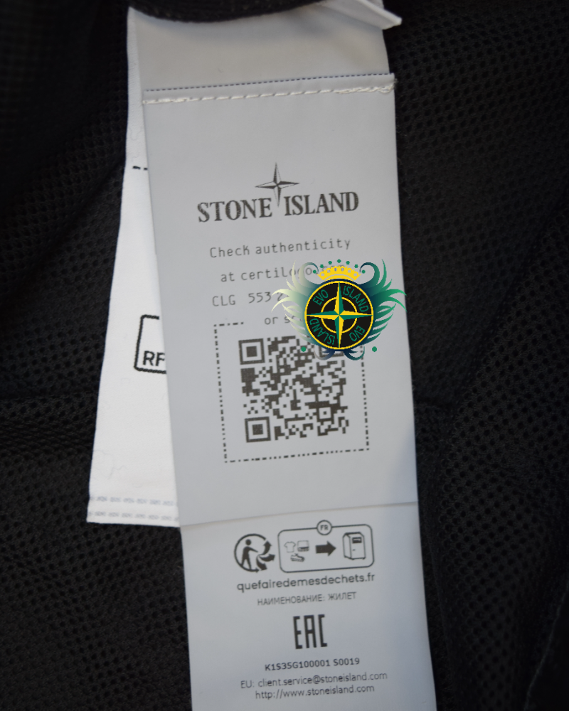 Stone Island Famiglia Gilet Black detail view