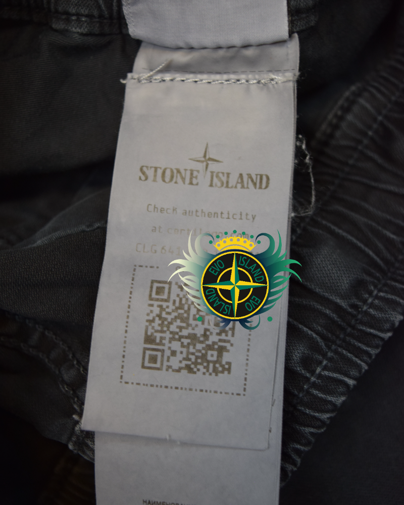 Stone Island Old Affect Cargos Black detail view