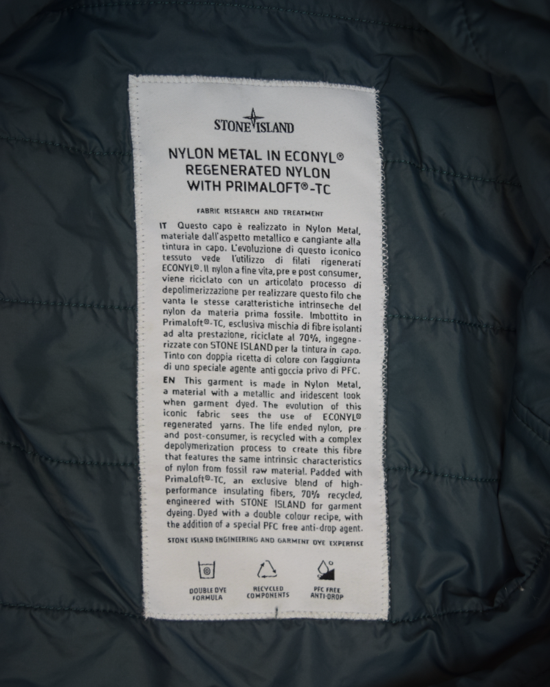 Stone Island Nylon Metal In Econyl Regenarated Nylon With PrimaLoft TC Green detail view
