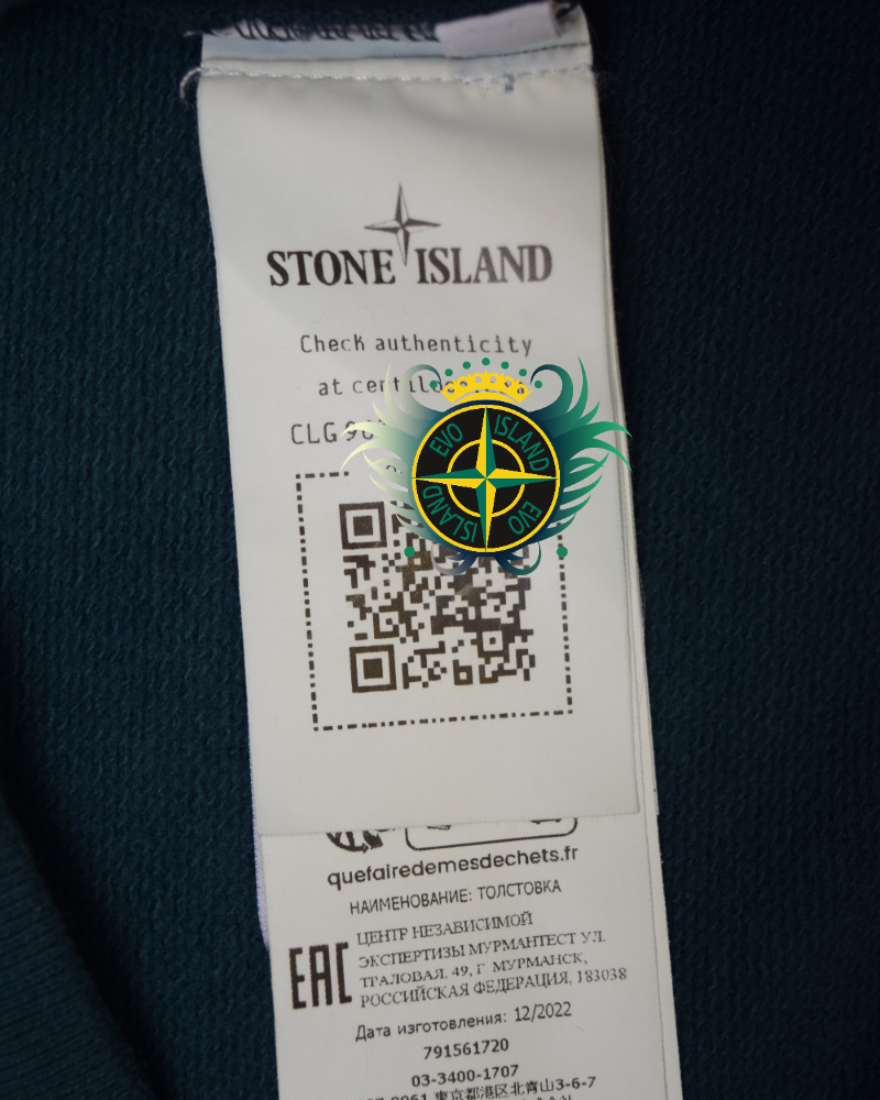 Stone Island Hoodie green detail view