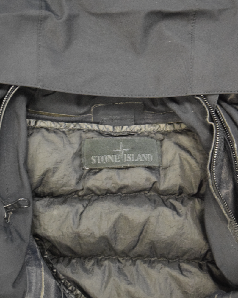Stone Island Tank Shield Ghost Piece With Multi Layer Fusion Technology Black detail view