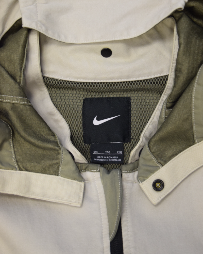 Stone Island x Nike Raso-R 3L  Beige detail view