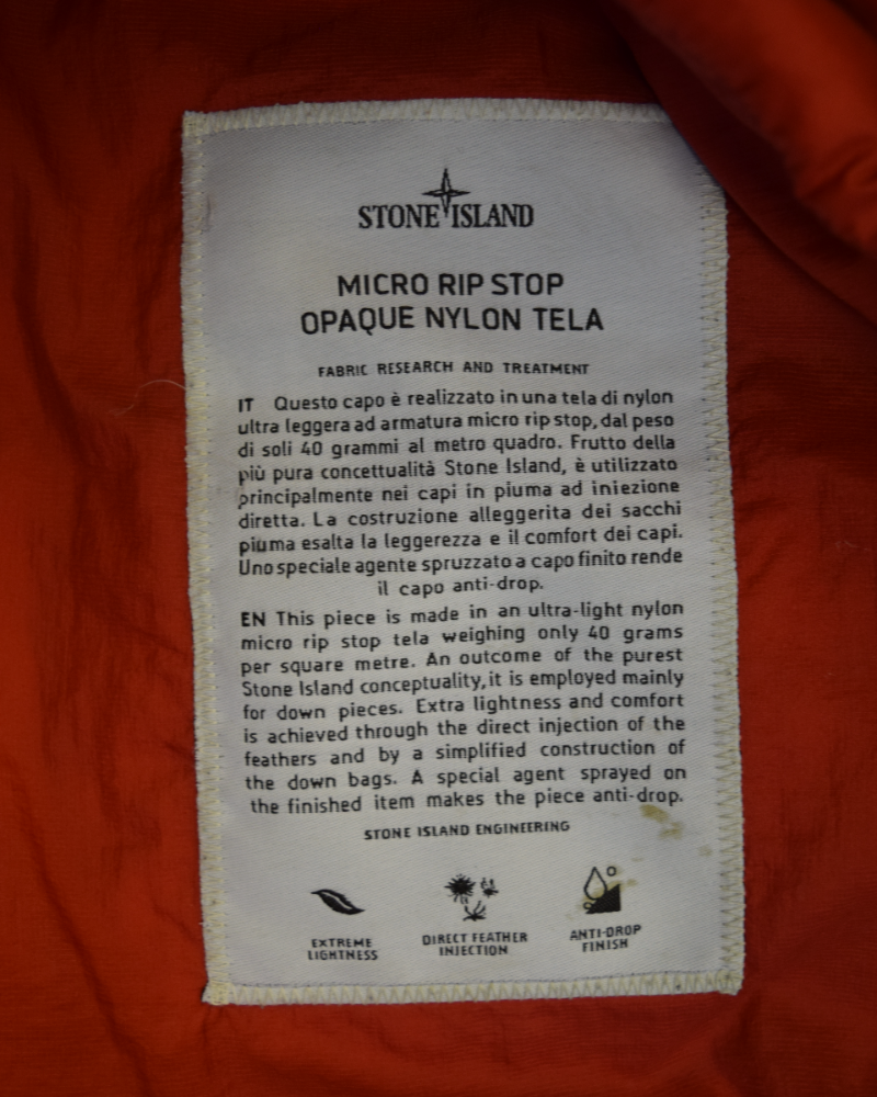 Stone Island Micro Ripstop Opaque Nylon Tela 30 Anni Red detail view