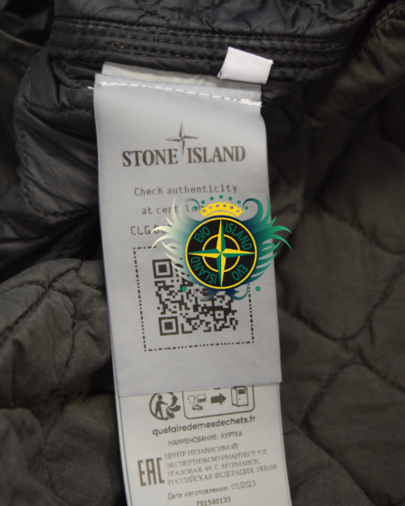 Stone Island 50 Fili Quilted TC Black detail view