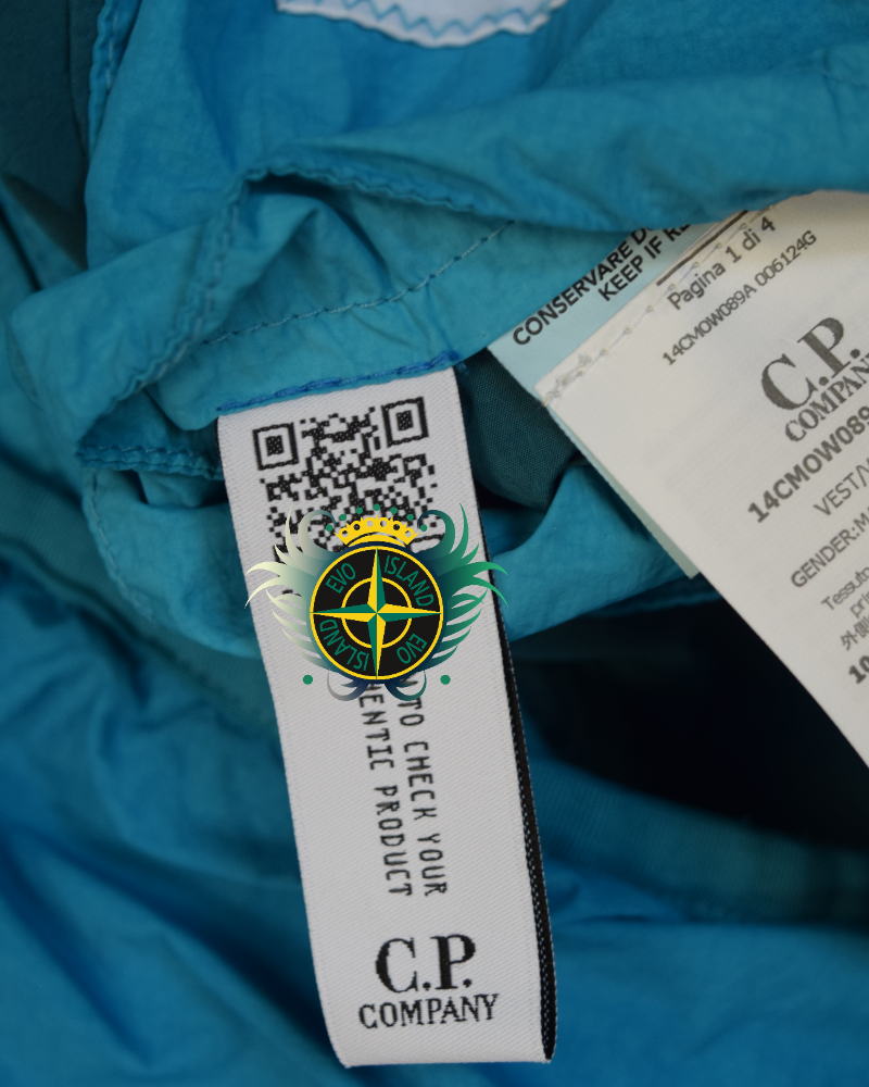 C.P. Company G.D.P. Gilet Blue detail view