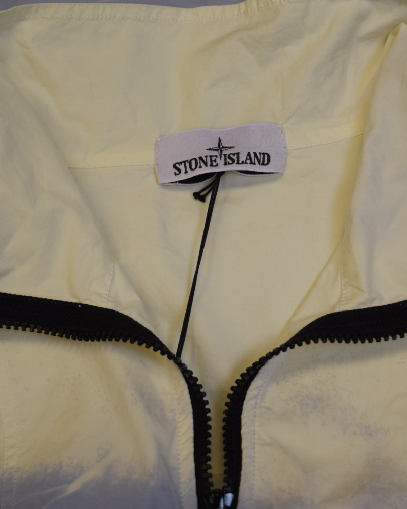 Stone Island Light Reacting 'LUCE' Print Technique - 1/4 Zip Overshirt White/blue detail view