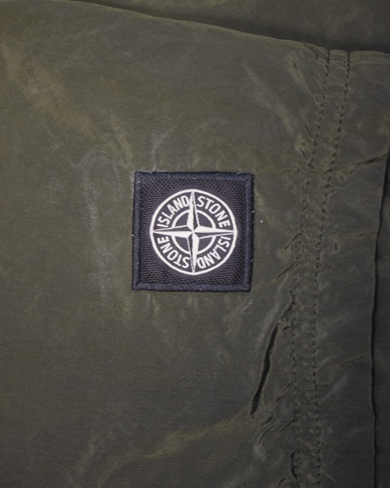 Stone Island Nylon Metal Patch Project Cargo Bermuda shorts Green detail view