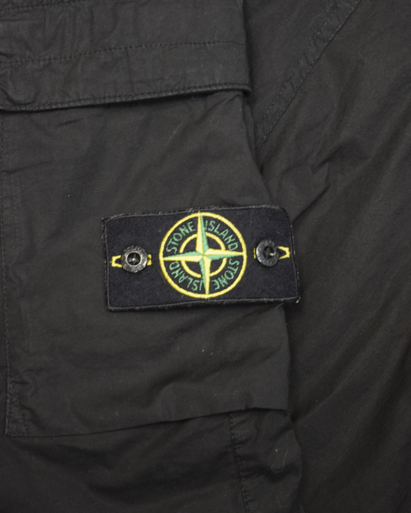 Stone Island Lightweight cuffed cargos Black detail view