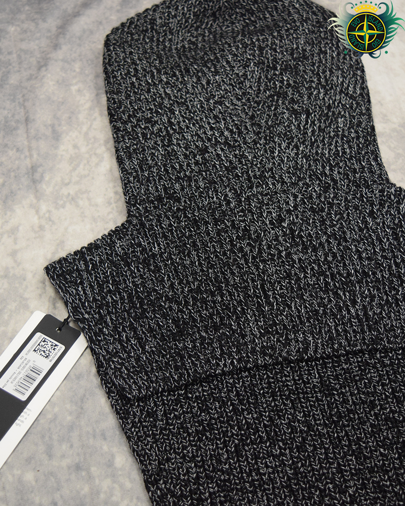 Stone Island Reflective Knit Hat/Shawl Black