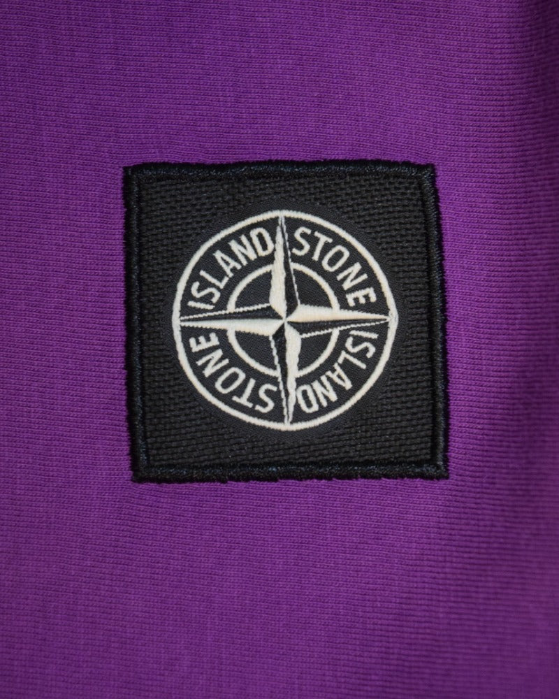 stone island compass patch T-Shirt purple detail view