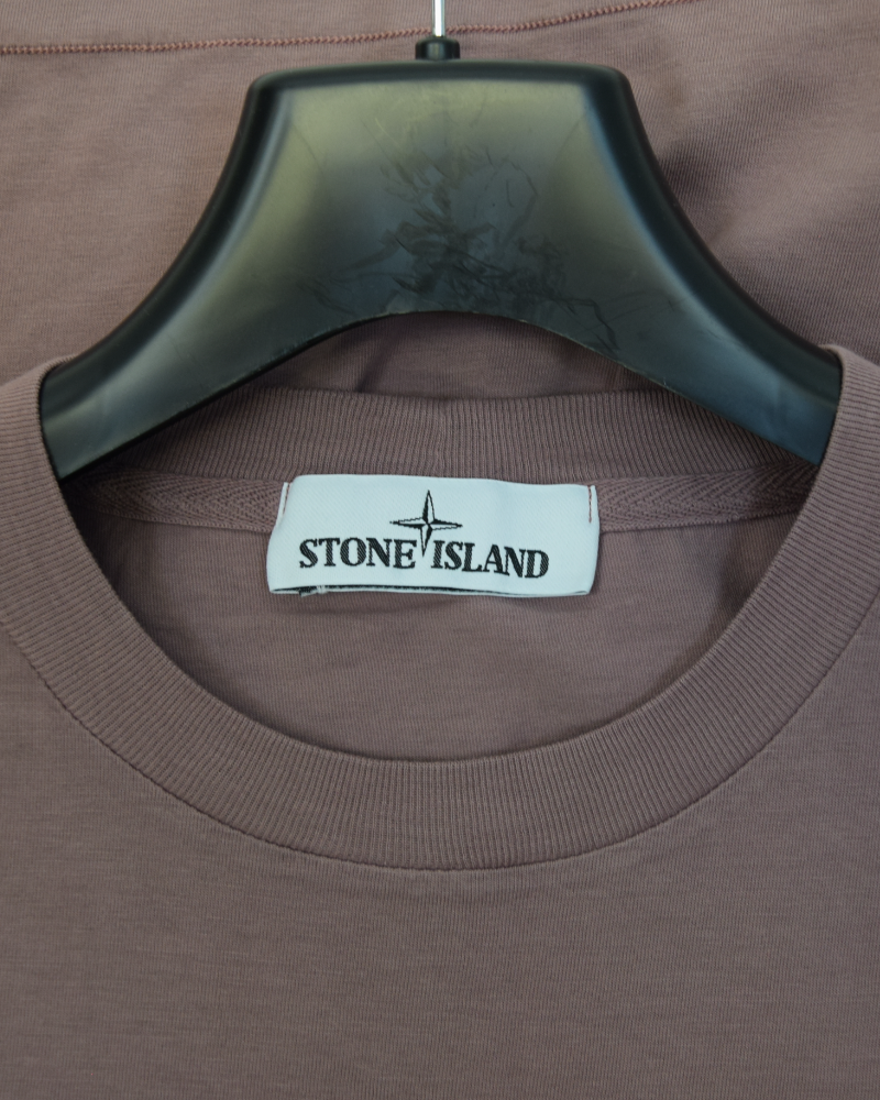 stone island Compass patch long sleeved T-Shirt pink detail view