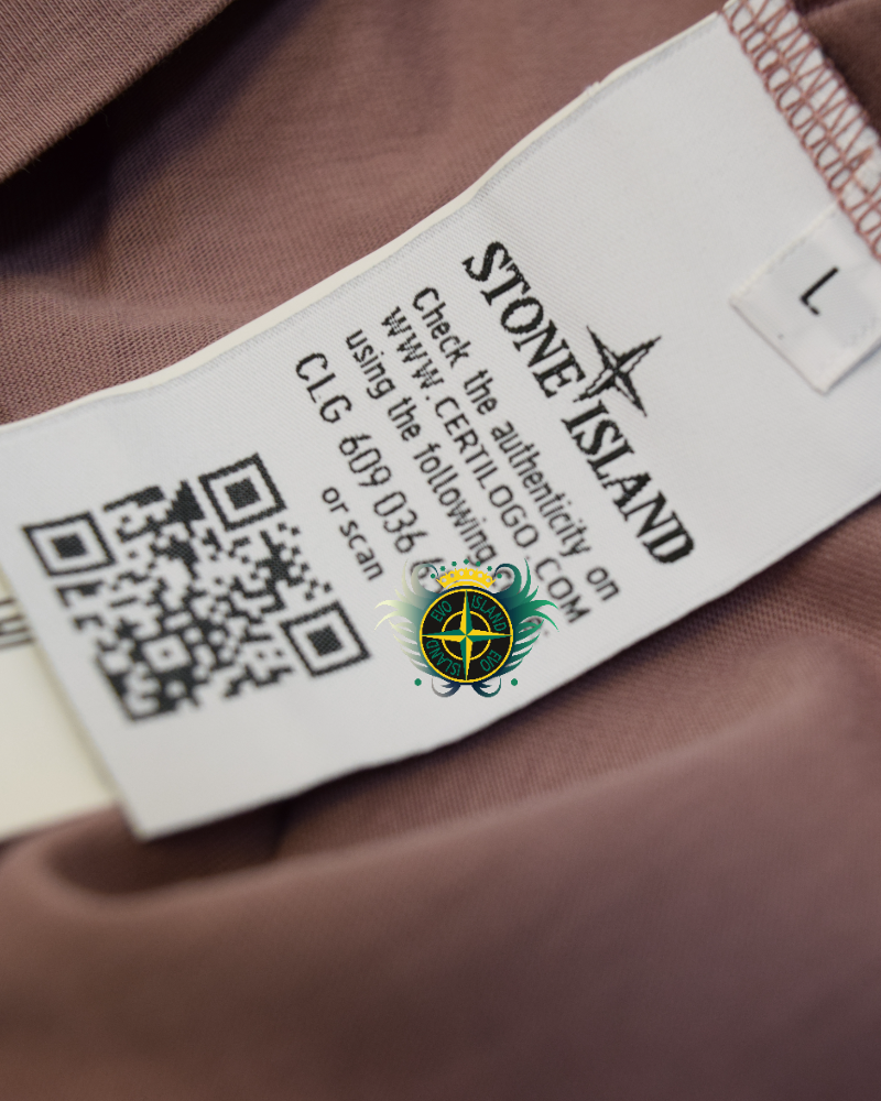 stone island Compass patch long sleeved T-Shirt pink detail view