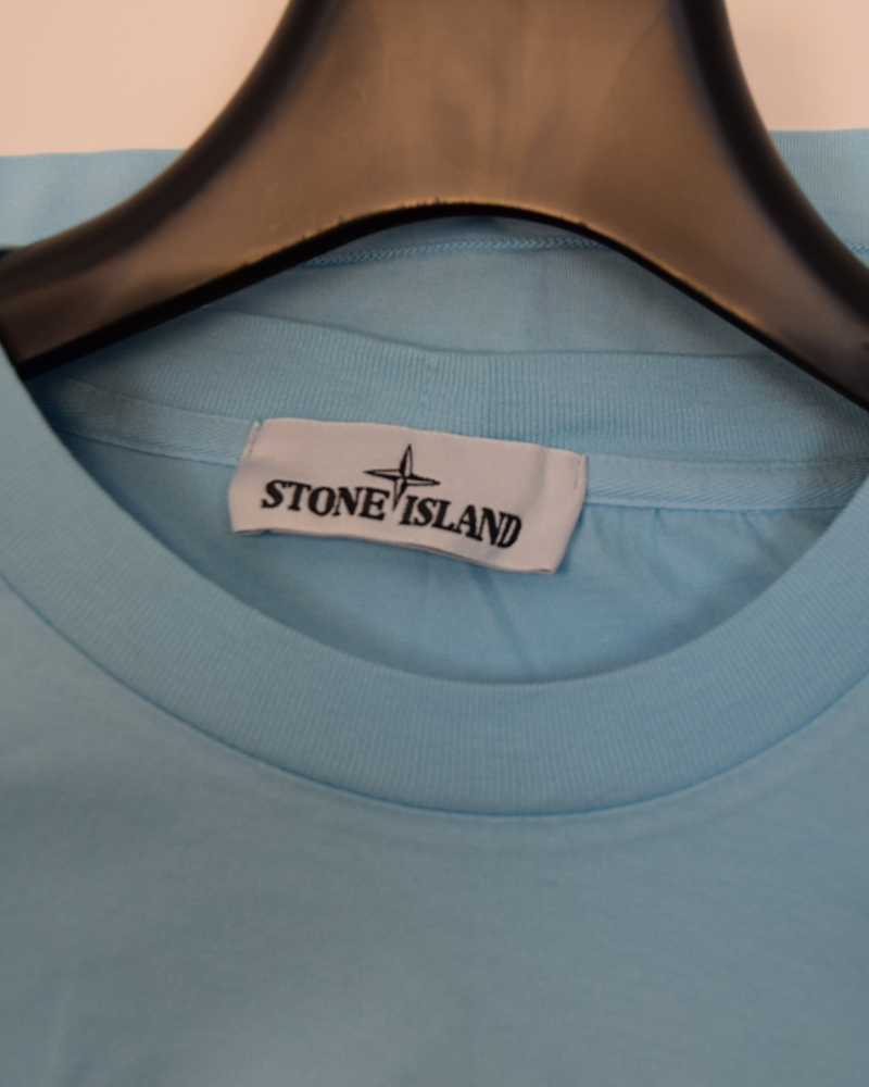 stone island compass patch T-Shirt baby blue detail view