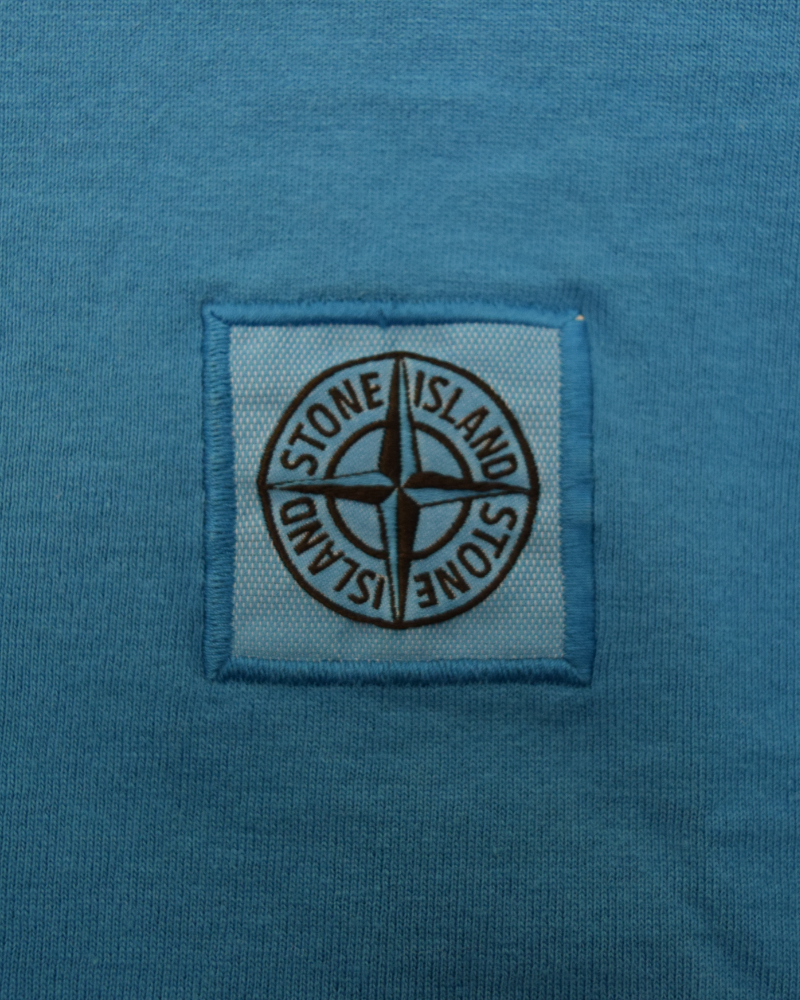 Stone island compass patch T-Shirt blue detail view