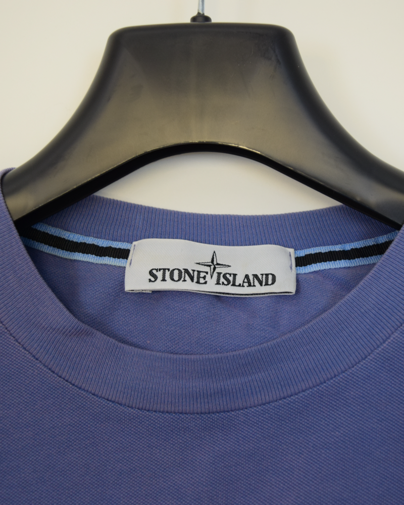 Stone island compass patch T-Shirt purple detail view