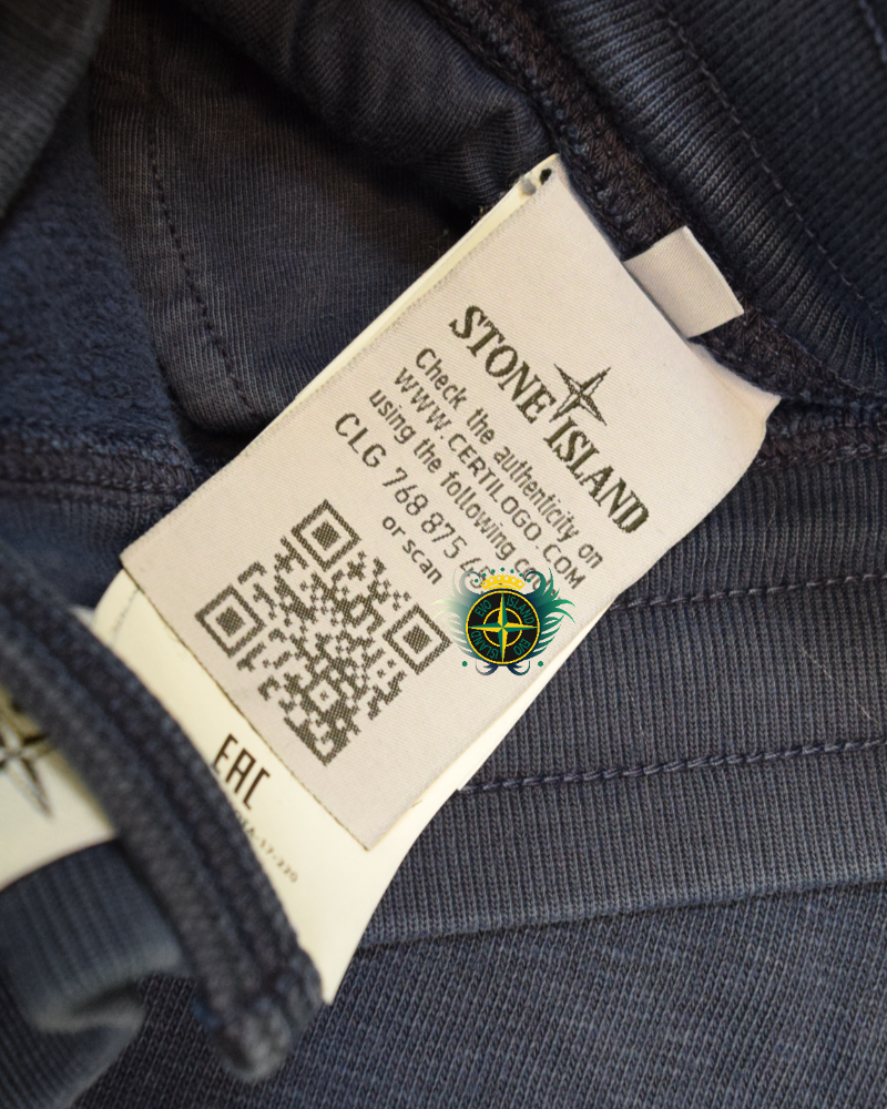 Stone Island Compass Patch Cuffed Joggers Navy Blue detail view