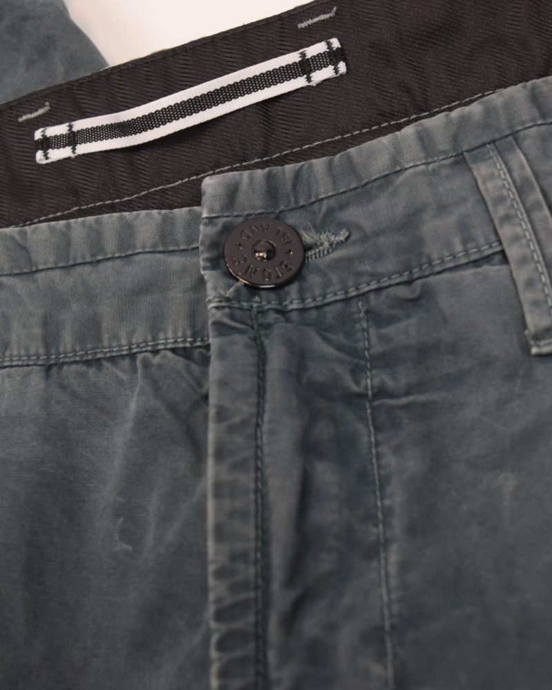 Stone Island Cargo Shorts Green detail view
