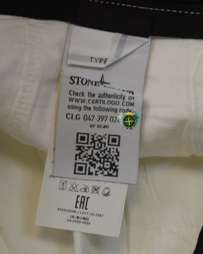 Stone Island Stellina Bermuda Shorts White detail view
