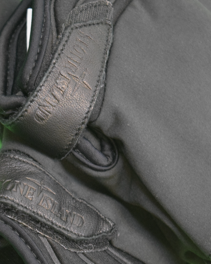 Stone Island Gloves	Black detail view