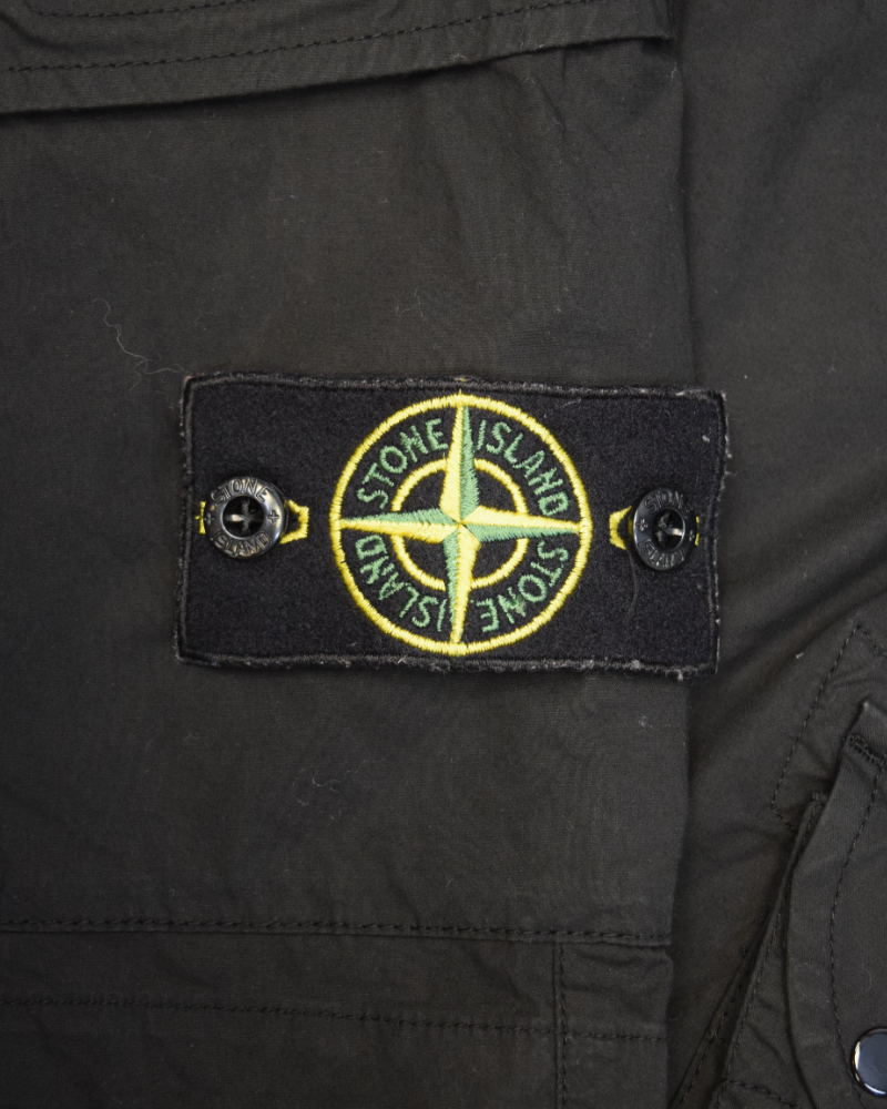 Stone Island Cargo Shorts Black detail view