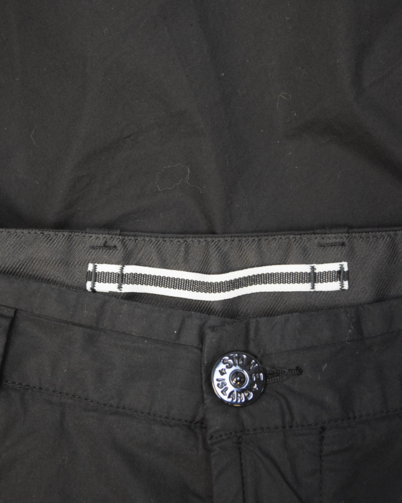 Stone Island Cargo Shorts Black detail view