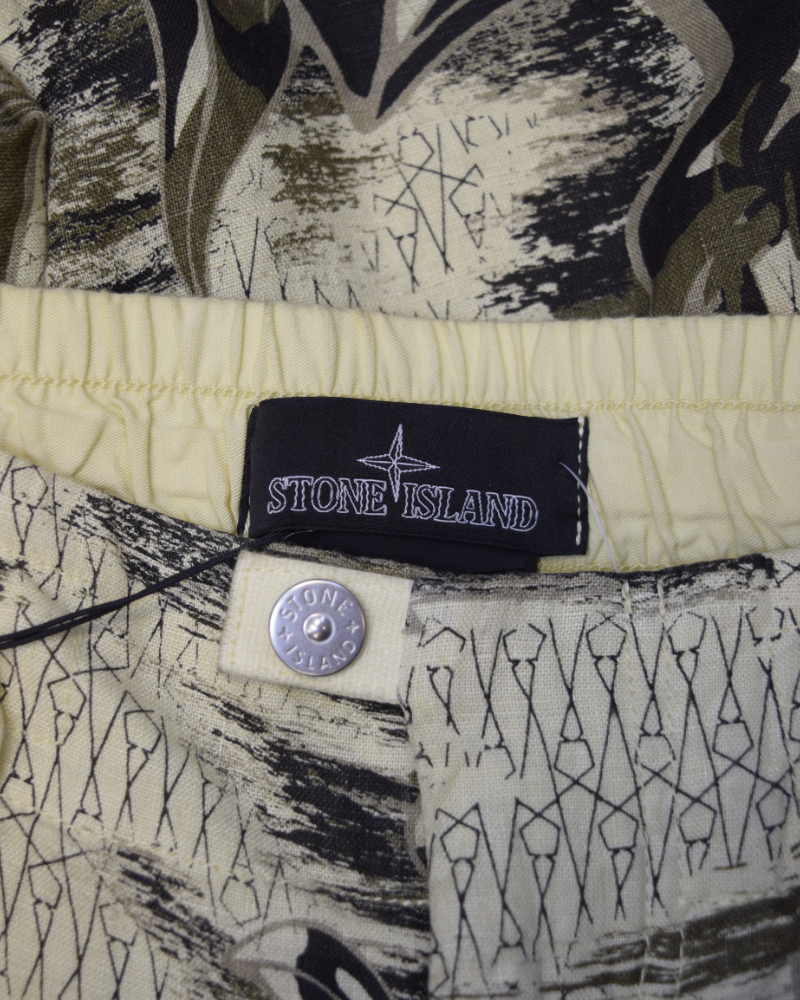 Stone Island Shadow Project Flower Print Shorts Beige/Green detail view