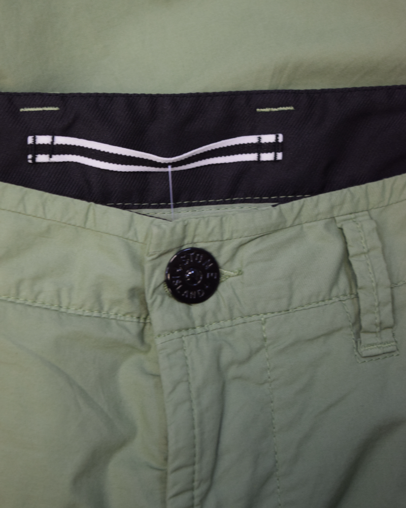 Stone Island Cargo Shorts Green detail view