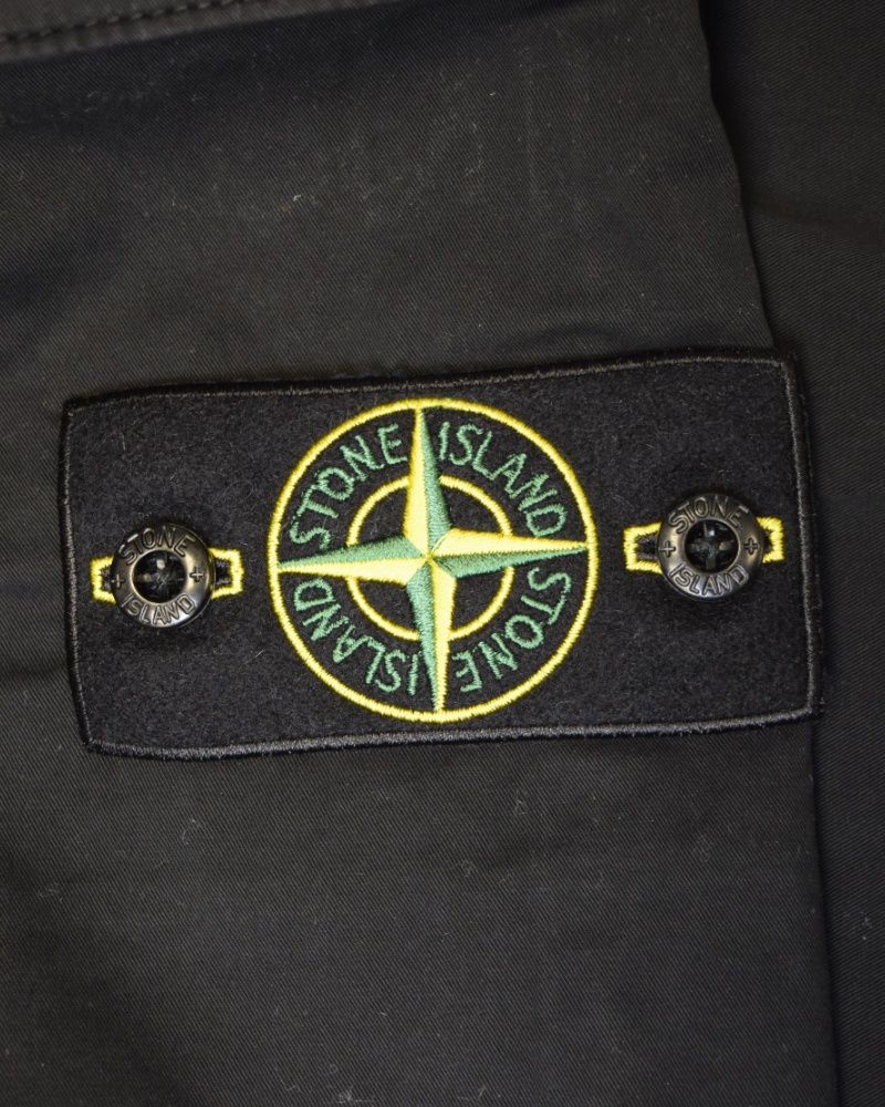 Stone Island Cargos Black detail view