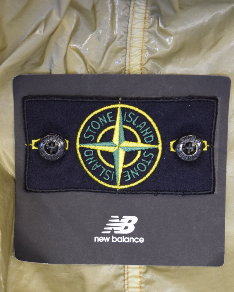 Stone Island X new balence Nylon Prismatico-TC Beige detail view
